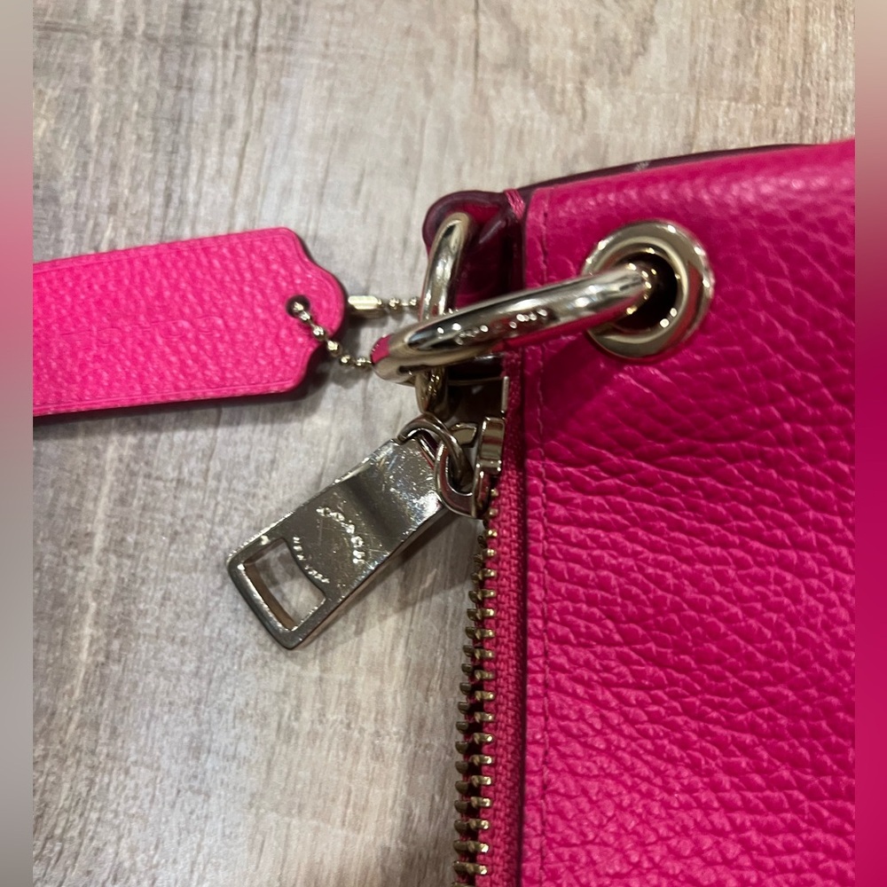 Coach Magenta Leather Shoulder Bag with Crossbody Strap - Picture 2 of 10